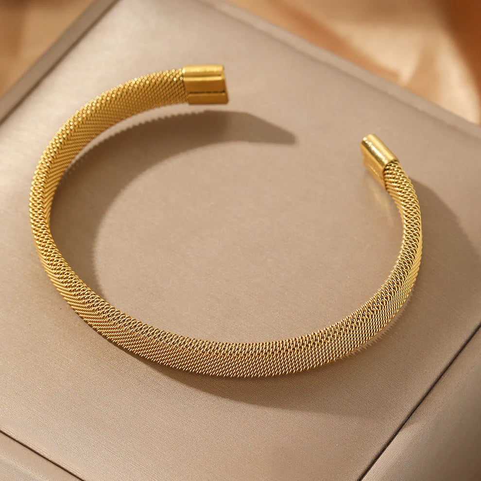 Women’s One-Carat Gold Bracelet – Premium Luxury Bangle