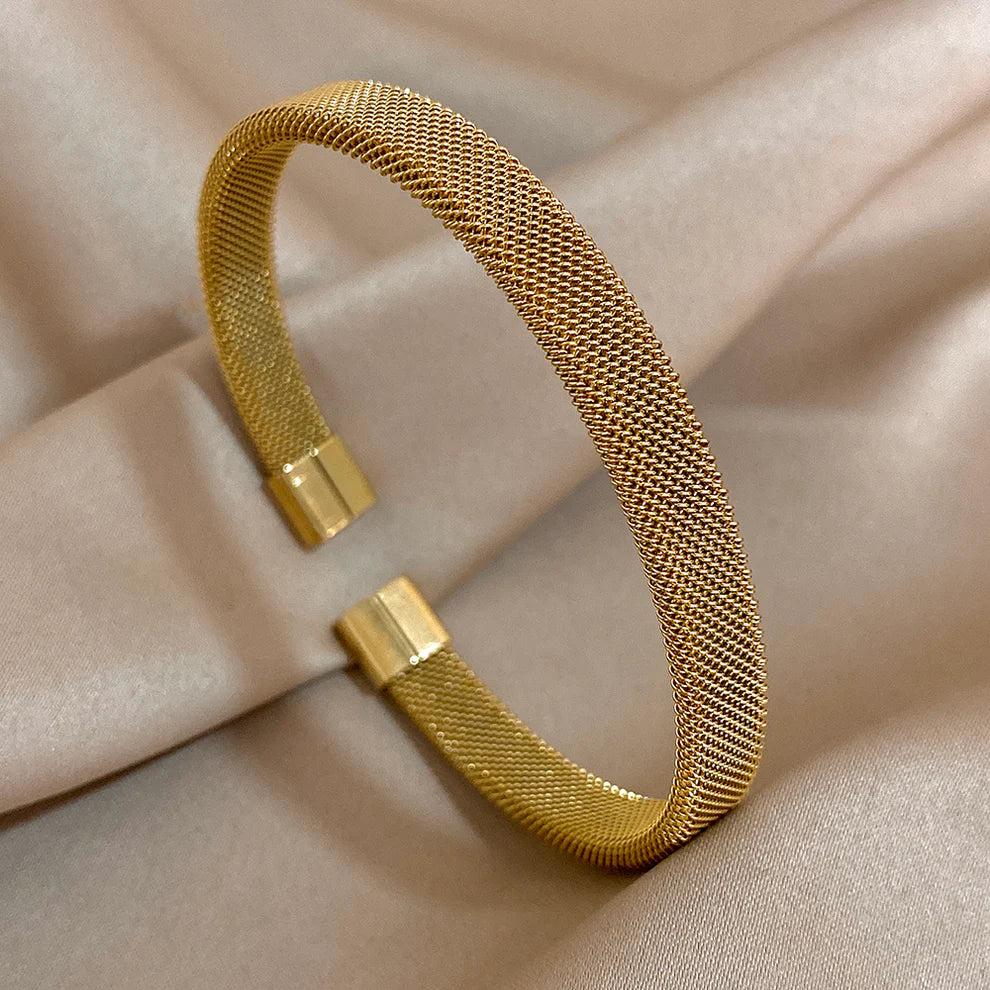 Women’s One-Carat Gold Bracelet – Premium Luxury Bangle